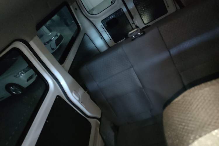 Used CHANGAN KAICHENG Ruixing EM80 2025 Passenger Version Comfort Edition 6-Seater 300 km Dual-Swing Doors Left Rear Seat