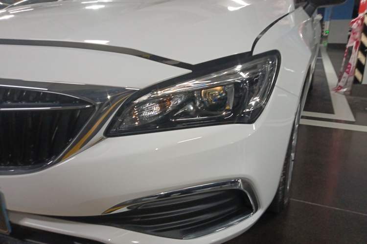 Used Buick Verano 2018 Sedan 20T Dual-Clutch Leading Model Left Front Headlight