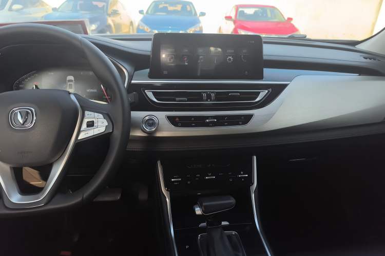 Used CHANGAN CS75 2020 280T DCT Luxury Model China VI Standard
