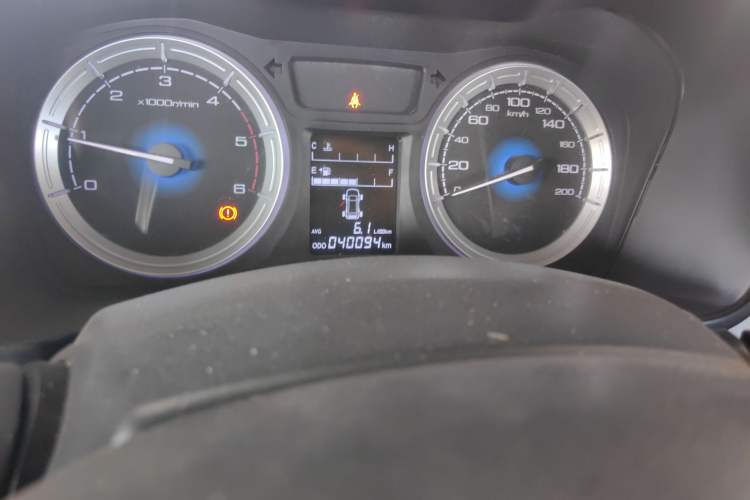 Used Isuzu JLM 2018 2.8T Classic Edition Two-Wheel Drive Luxury Version JE493ZLQ5F Odometer Close Up