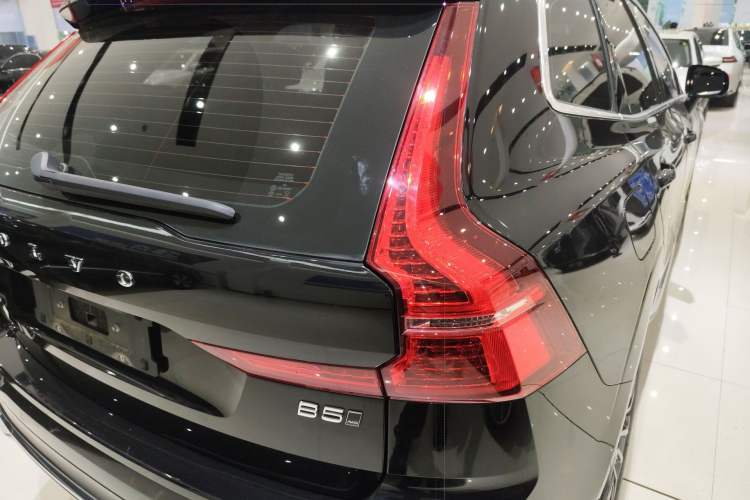 Used Volvo XC60 2024 B5 4x4 Smart Luxury Edition Right Rear Taillight