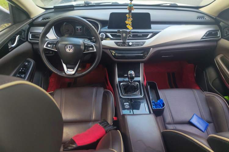 Used CHANGAN Raeton CC 2018 1.5T Manual Luxury Model China V Standard