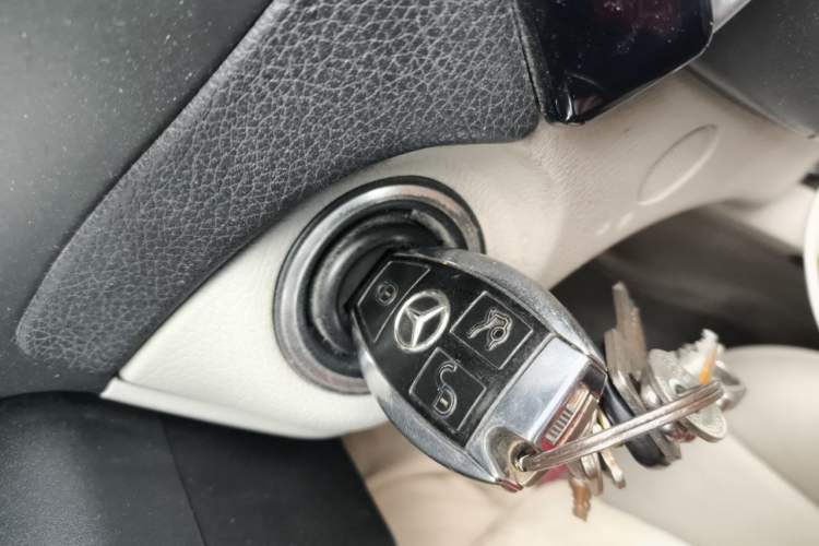 Used Mercedes-Benz C-Class 2010 C 180K Classic model