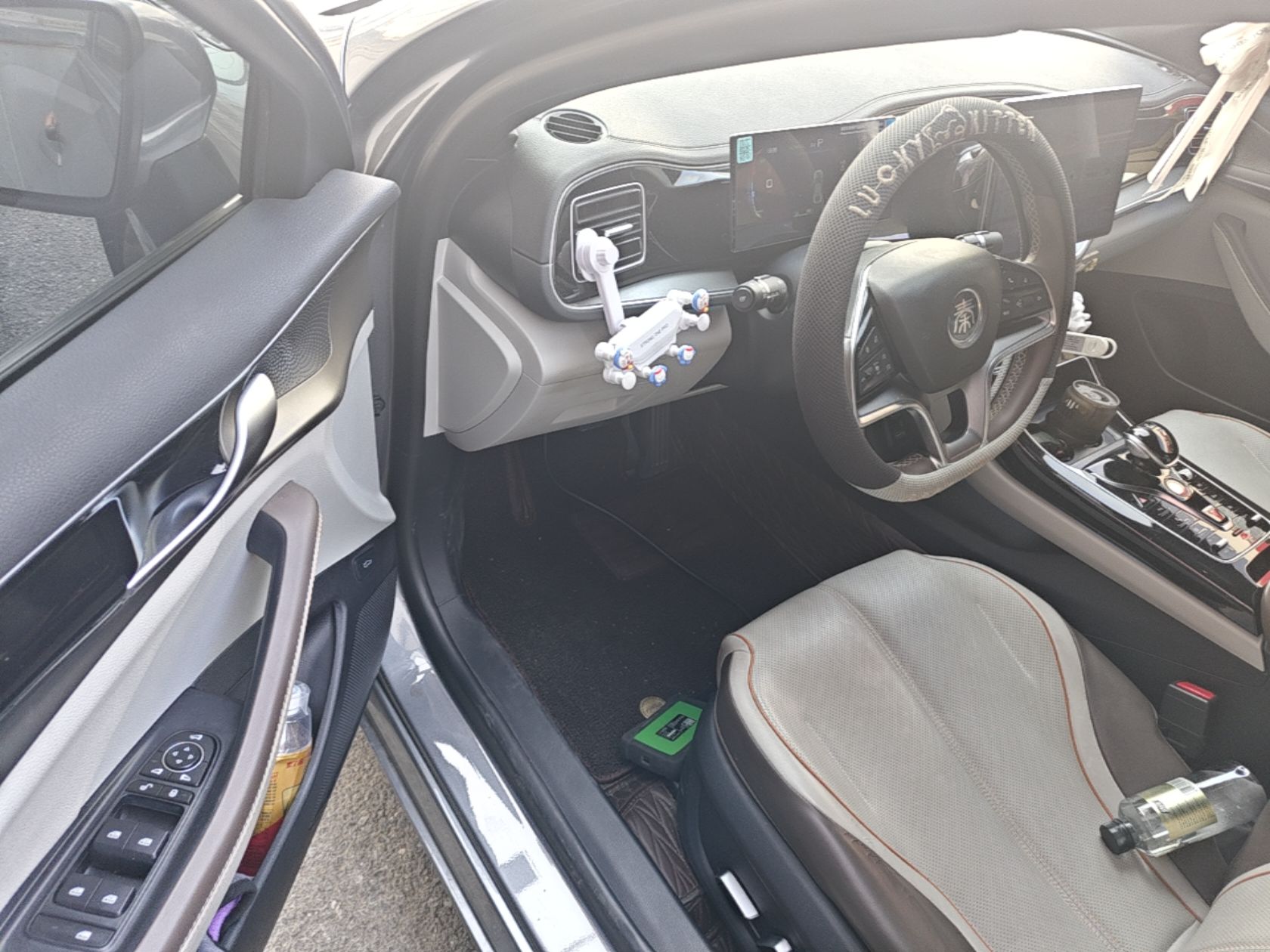 BYD Qin PLUS 2024 HONOR Edition DM-i 120KM Excellence Model — снимка 18