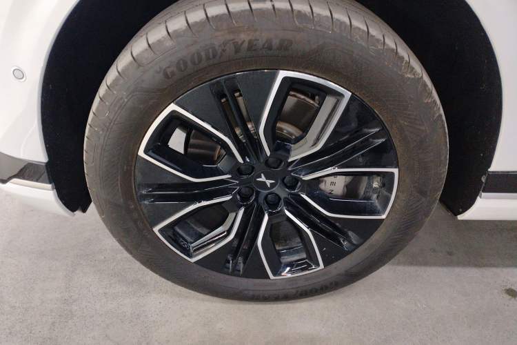 Used XPeng G9 2025 625 Long-Range Max Left Front Wheel Hub