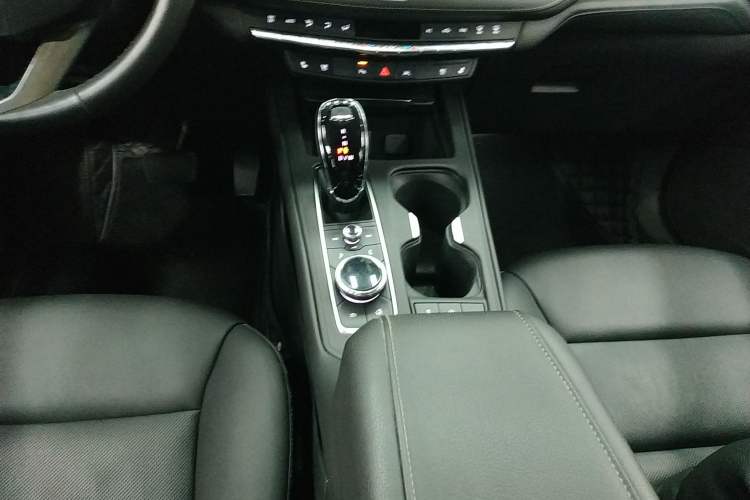 Used Cadillac XT4 2022 28T Two-Wheel Drive Prestige Version
