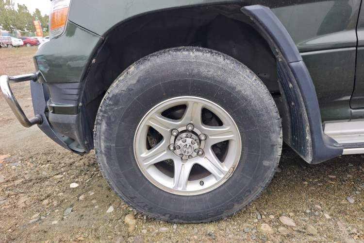 Used Leopaard Q6 2015 2.4L Manual 4x4 Excellence Edition
