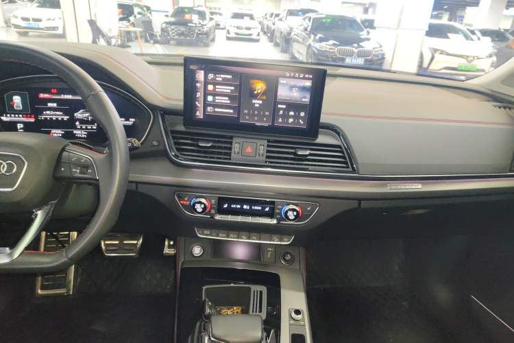 Used Audi Q5L 2022 40T RS Package Performance Model
