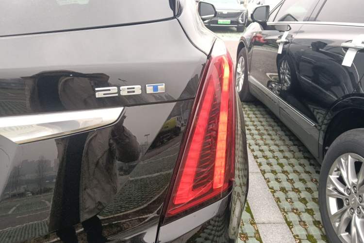 Used Cadillac XT5 2022 2.0T Two-Wheel Drive Luxury Version