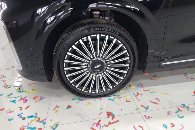 Used Chery T11 2026 Model 220 All-Wheel Drive Dual IMAX Theater Edition Exterior 4