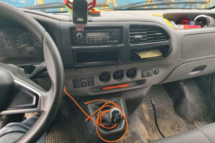 Used JMC Transit 2017 2.8T Commercial Version Short Wheelbase Mid-Roof 6/7/8-Seater JX493 Audio And AC Panel