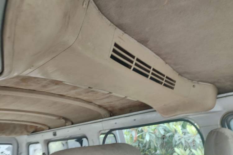 Used Wuling Rongguang 2011 1.2L Base Version
