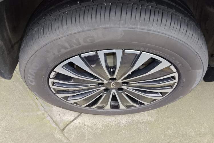 Used Chery Tiggo 8 PLUS C-DM 2025 1.5T 116 km Prestige Version 5 Seats
