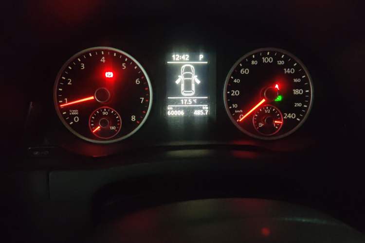 Used Volkswagen Tiguan 2013 1.8 TSI Automatic Two-Wheel Drive Comfort Edition Odometer Close Up