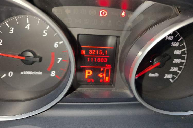 Used Mitsubishi Outlander 2012 Kicks 2.4 Fashion Navigation Edition
