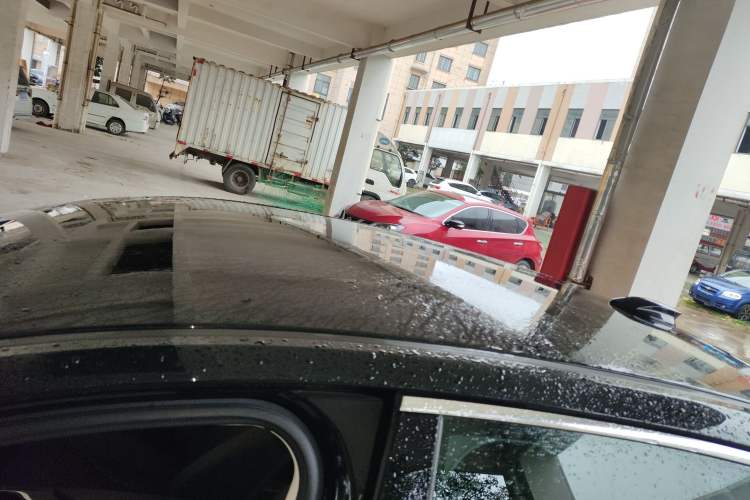 Used Hongqi E-QM5 2023 Base Travel Edition