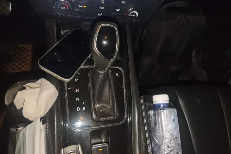 Used Dongfeng Fengon 580 2017 1.5T CVT Luxury Model Gear Lever