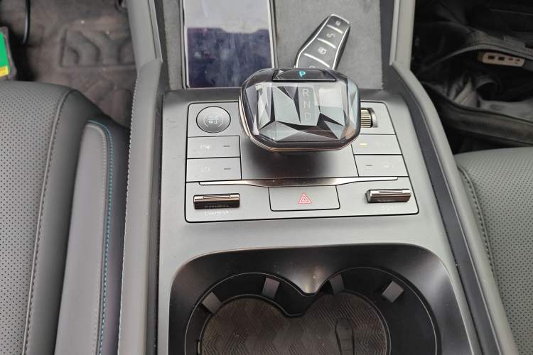 Used BYD Qin L 2025 DM-i Smart Drive 120KM Superior Model
