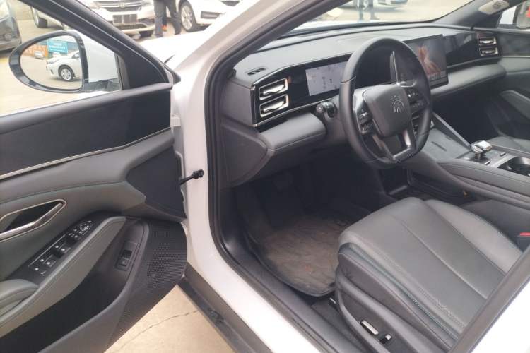 Used BYD Qin L 2025 DM-i Smart Drive 120KM Superior Model Driver Seat