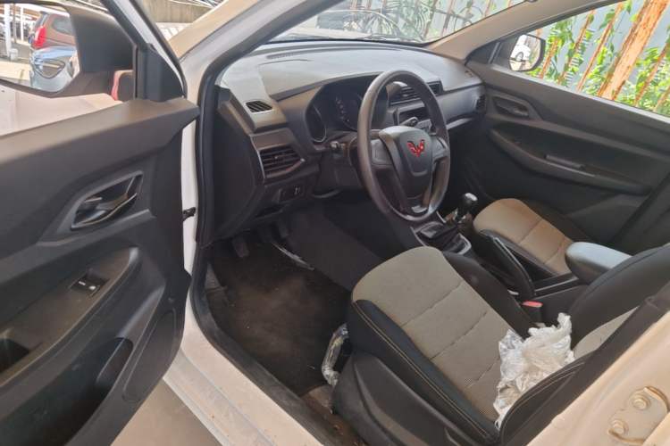 Used Wuling Hongguang 2021 1.5L Revised S Base Version with Electric Power Steering LAR Driver Seat