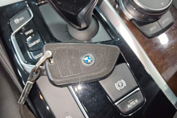 Used BMW 5 Series 2018 525Li Luxury Package Interior 1