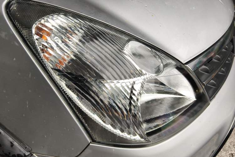 Used Nissan Livina 2008 Jingrui 1.6L Automatic Smart Edition Right Front Headlight