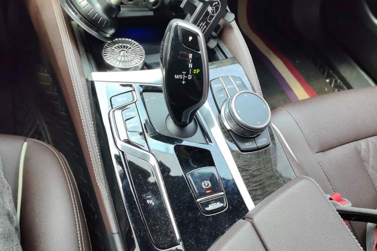 Used BMW 5 Series 2022 Restyled 525Li M Sport Package Gear Lever