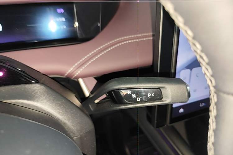 Used Xiaomi Auto SU7 2024 Four-Wheel Drive Ultra-Long Range Advanced Intelligent Driving Max Edition