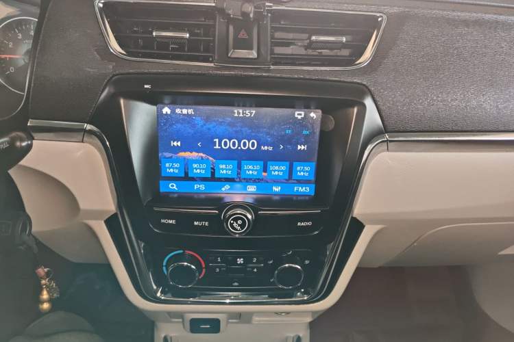 Used Jinbei New Hiace S 2023 1.5L Wealth Edition Van 2/5-Seater Non-Air-Conditioned Version SWC15M
