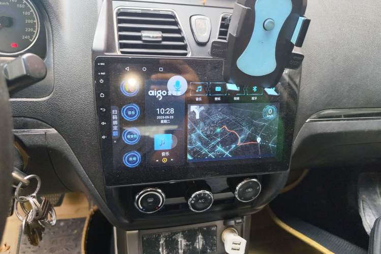 Used Geely Auto Classic Emgrand 2013 Hatchback 1.5L Manual Entry-Level Model