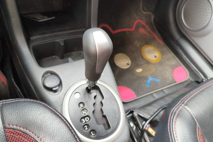 Used Suzuki Swift 2013 1.5L Automatic 20th Anniversary Limited Edition Gear Lever