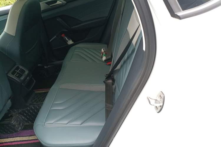 Used Volkswagen Tharu 2023 300TSI Two-Wheel-Drive Moonlight Edition Left Rear Seat