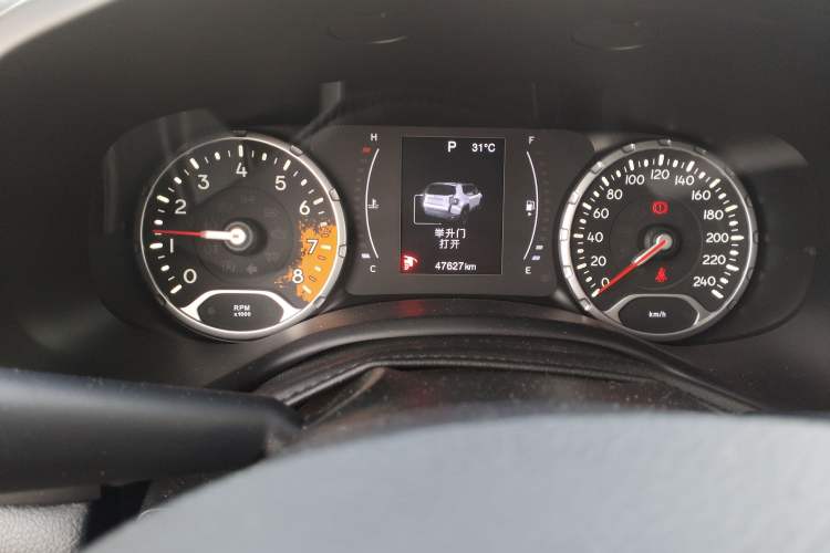 Used Jeep Renegade 2017 180T Automatic Kinetic Edition+ Odometer Close Up