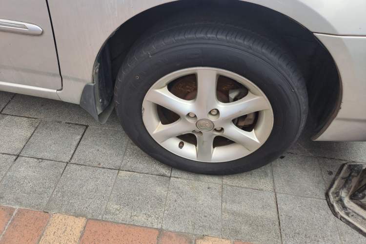 Used Toyota Corolla EX 2011 1.6L Automatic Classic Edition Right Front Wheel Hub