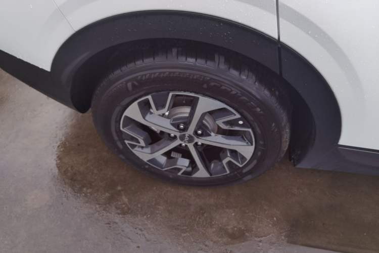 Used Kia Sportage (Chinese Domestic Model) 2025 1.5T Two-Wheel Drive Prestige Edition
