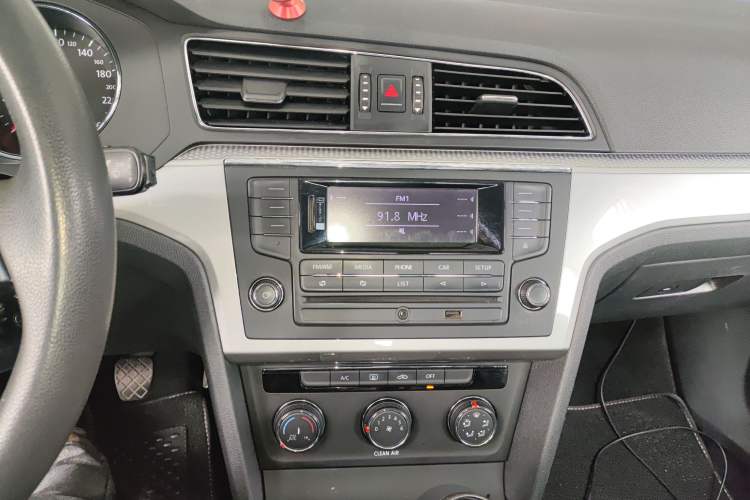 Used Volkswagen Lamando 2015 230TSI Manual Trend Edition