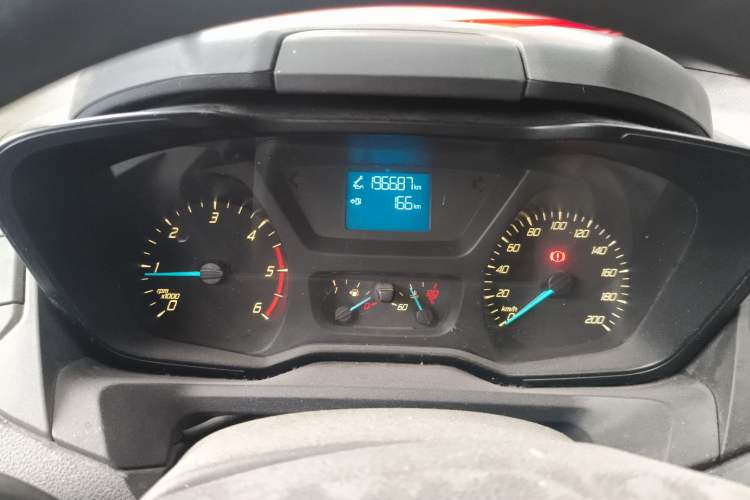 Used Ford Transit 2017 2.0T Diesel Multi-Purpose Commercial Vehicle Short Wheelbase Low Roof China IV Standard
