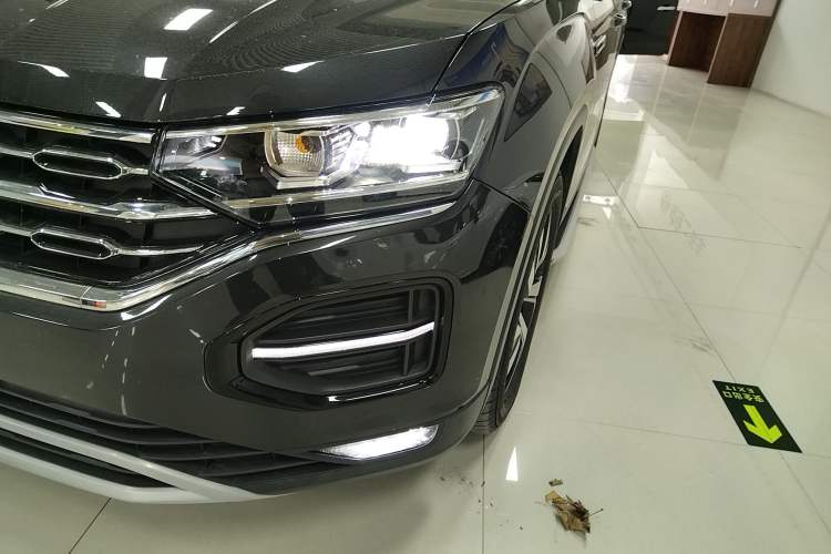 Used Volkswagen Tayron 2022 330TSI Two-Wheel Drive Luxury Smart Connectivity Version
