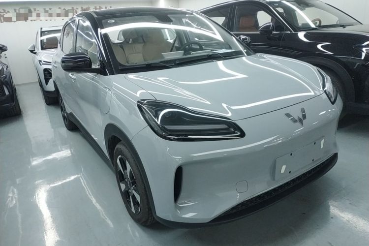 Used Wuling Bingo PLUS 2024 401 km Range 5-Seater Version Front Right 45 Deg