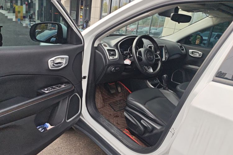 Used Jeep Compass 2017 200T Automatic Family Edition
