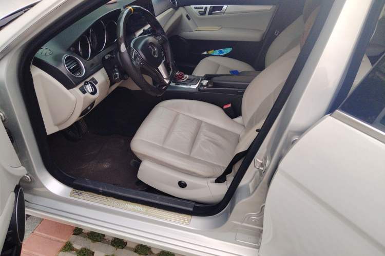 Used Mercedes-Benz C-Class 2011 C 200 Fashion Travel Edition Left Front Seat