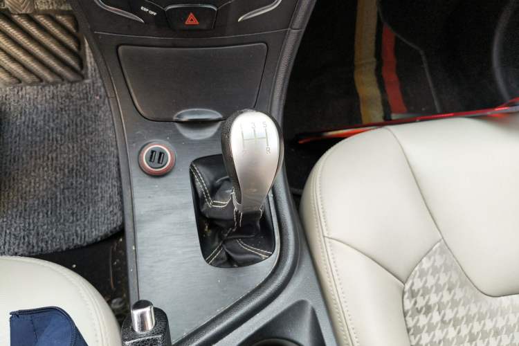 Used GAC Trumpchi GA3S Vision 2014 1.6L Manual Elite ESP Version Gear Lever