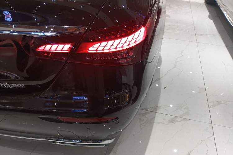 Used Mercedes-Benz E-Class 2021 Restyled E 300 L Luxury Edition Exterior 1