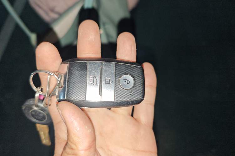 Used Kia KX3 2015 1.6L Automatic Two-Wheel Drive DLX Vehicle Key