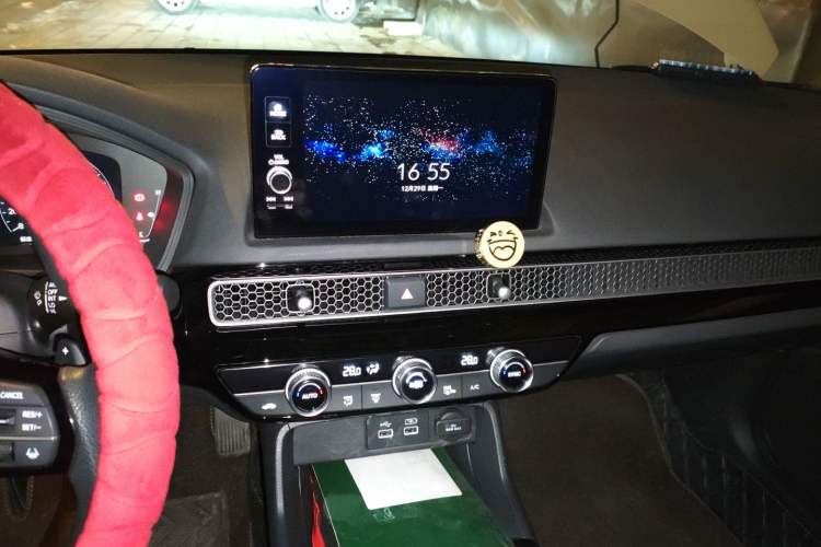 Used Honda Civic 2023 HATCHBACK 2.0L eHEV Extreme Edition Audio And AC Panel