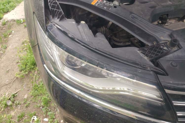 Used Roewe RX5 2018 20T Two-Wheel Drive Automatic Internet Smart Luxury Edition Right Front Headlight