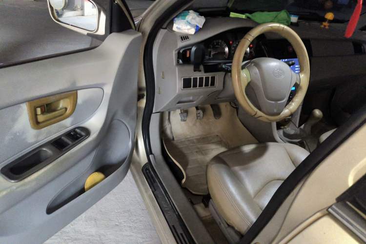 Used FAW Xiali N5 2011 1.3L Manual Standard Edition Driver Seat