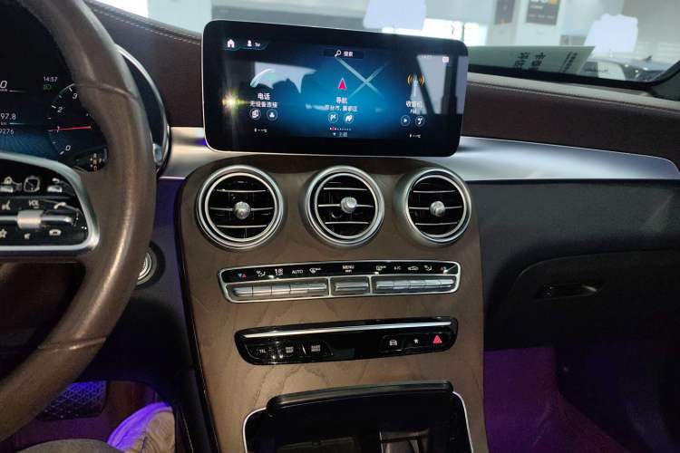 Used Mercedes-Benz GLC 2022 Facelift GLC 260 L 4MATIC Luxury Edition
