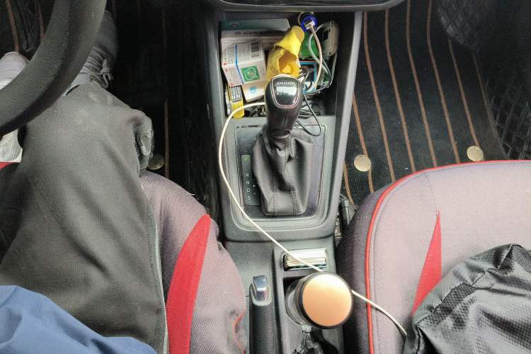 Used Skoda Kamiq 2018 1.5L Automatic Comfort Edition China VI Standard Gear Lever