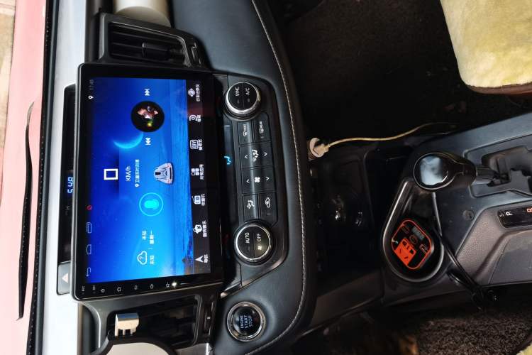 Used Toyota RAV4 2016 2.0L CVT Two-Wheel Drive Fashion Edition China V Standard Audio And AC Panel